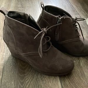 DV by Dolce Vita brown booties